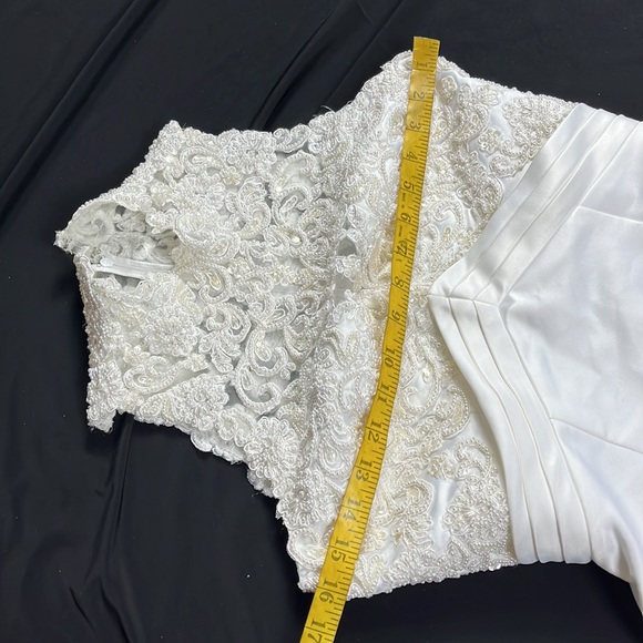 Mock neck beaded sheer lace wedding gown size S - Picture 3 of 7